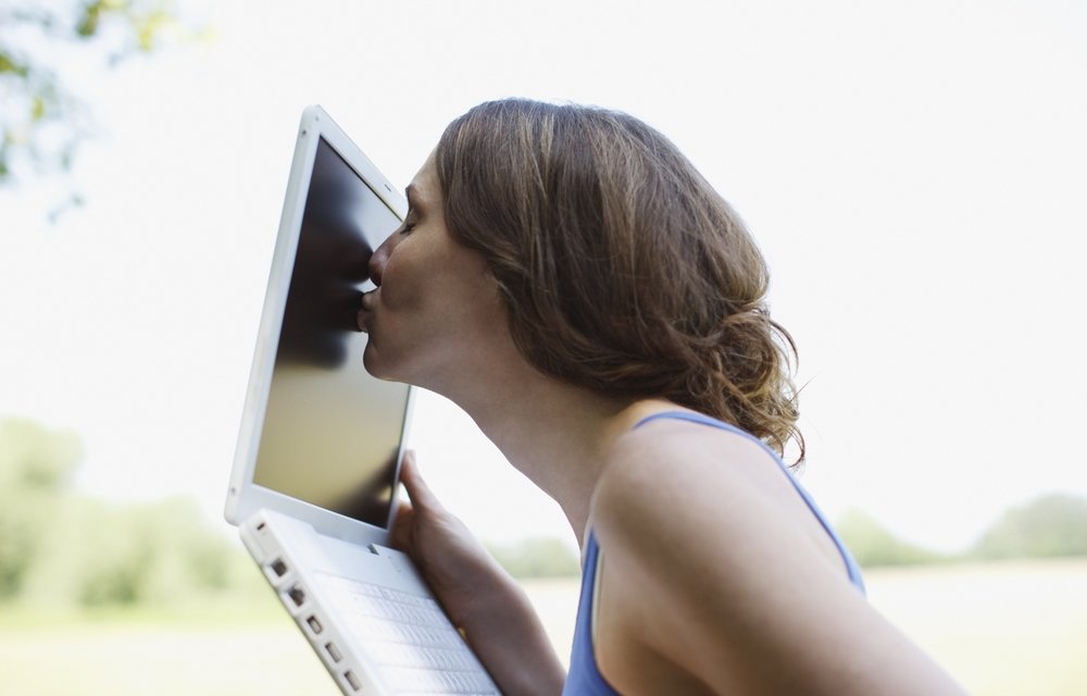 Chung thủy trong thời đại hẹn hò online?